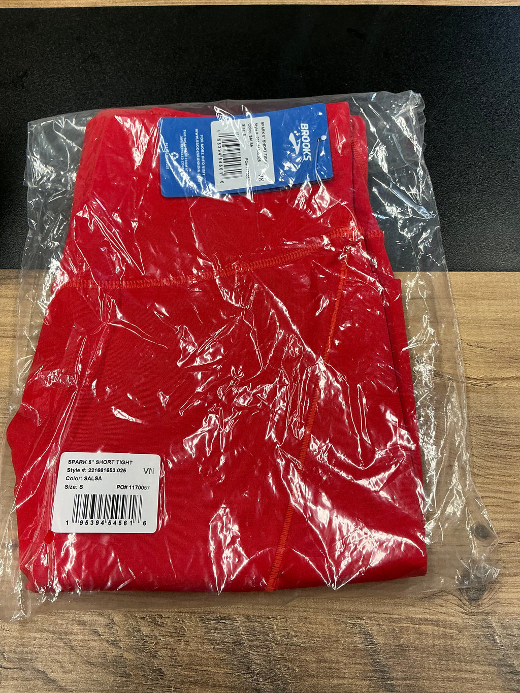 Brooks- Women Tight's- salsa