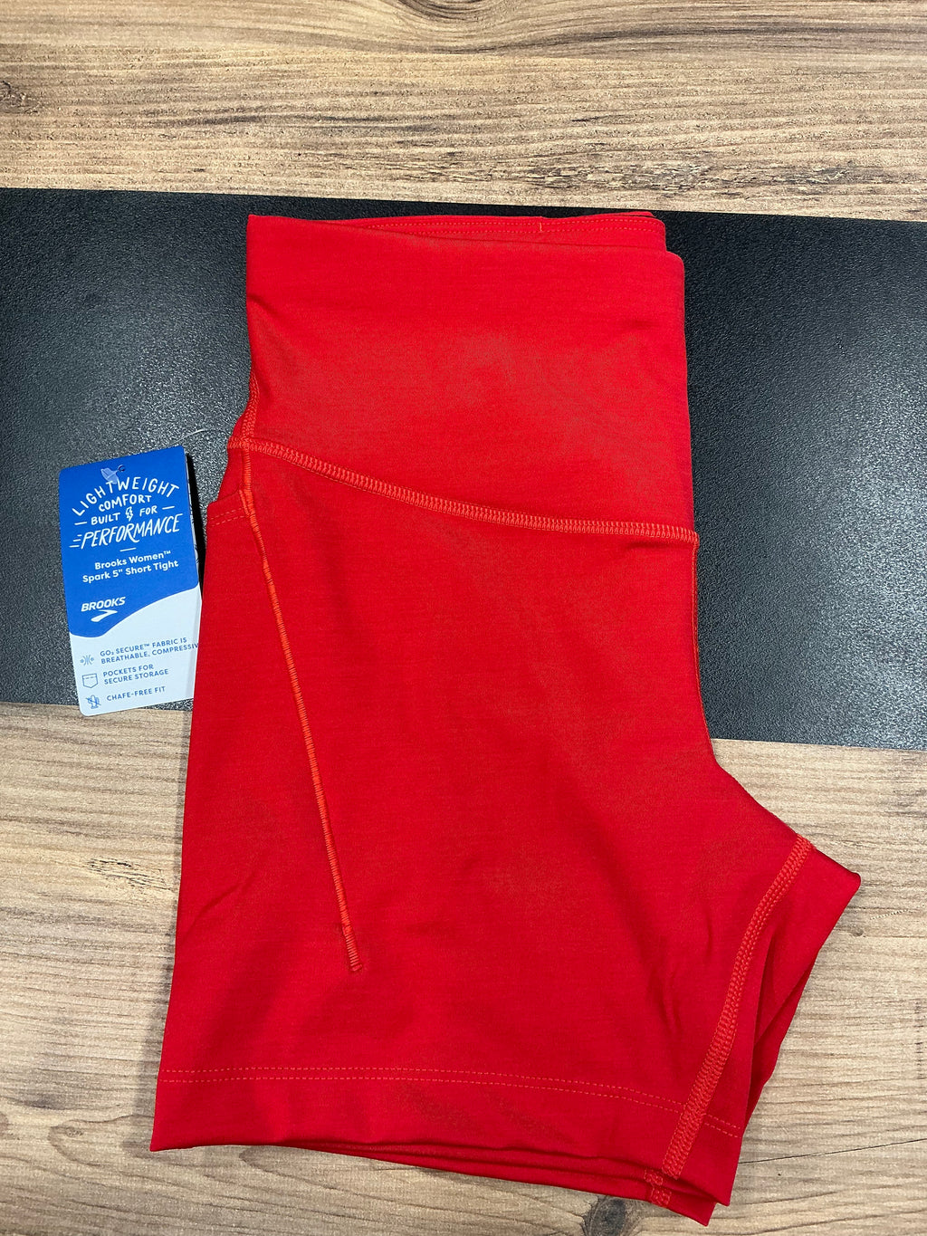 Brooks- Women Tight's- salsa