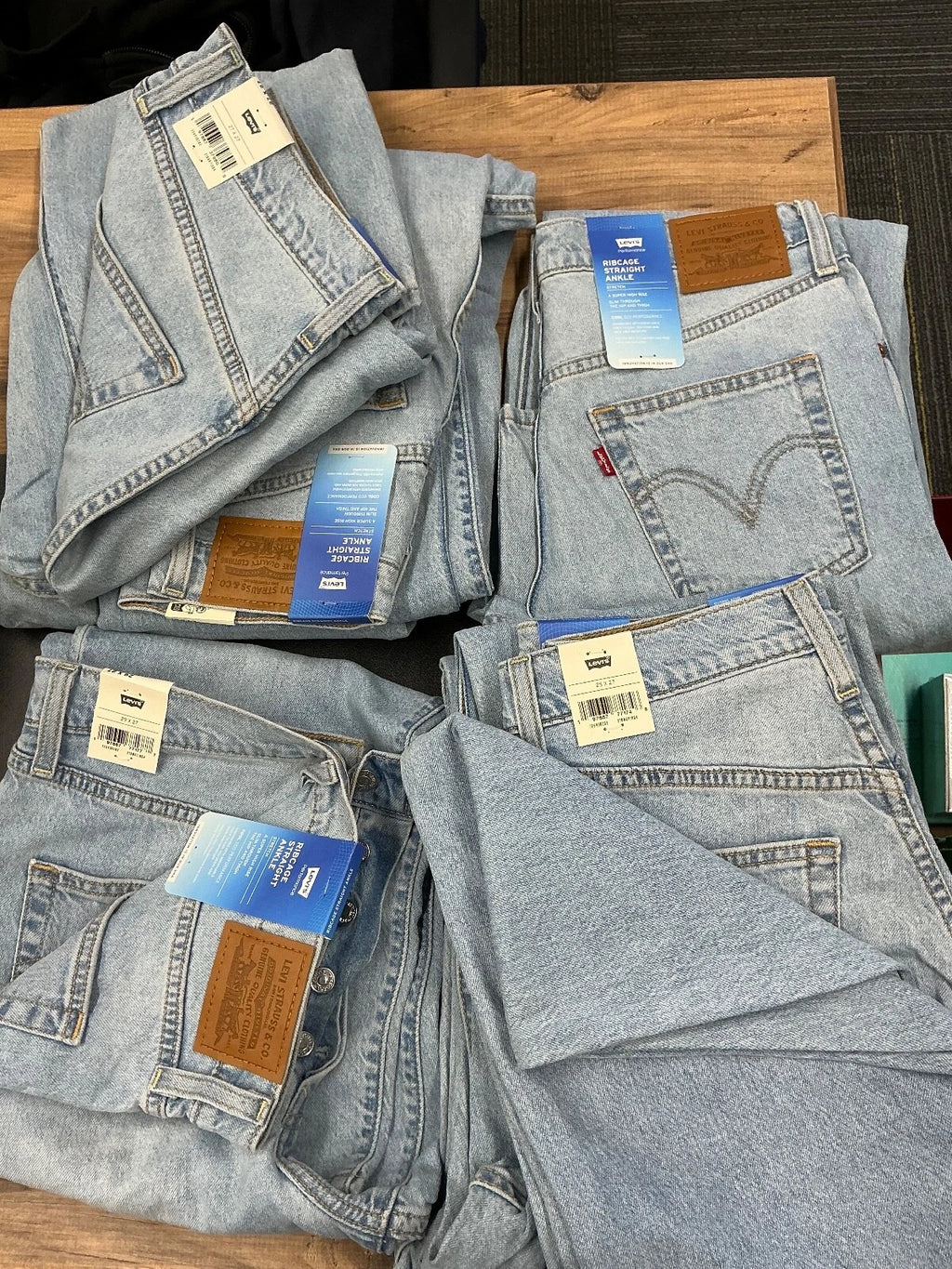 RIBCAGE STRAIGHT ANKLE JEANS- Lewi's